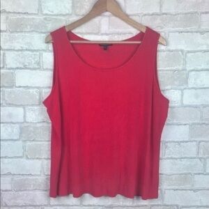 Red Sleeveless Top